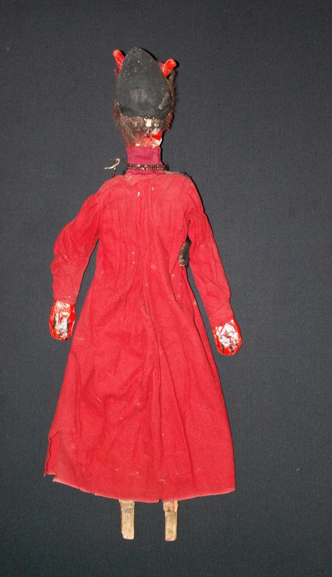 Retro prima del restauro